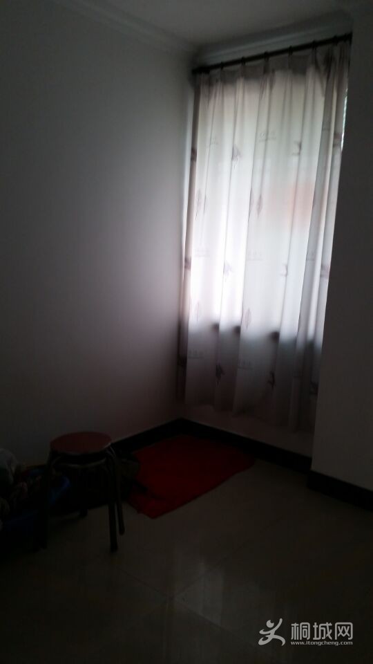 709Q8U$585@@CYREV3PU9)C.jpg