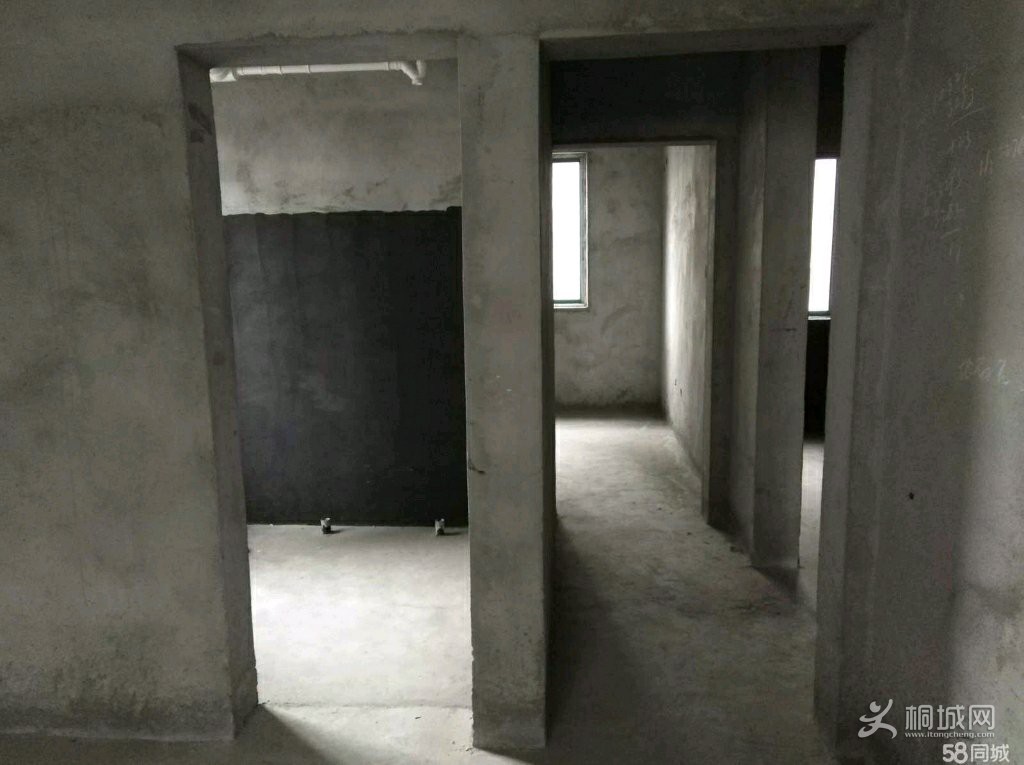 ZyjCIFxiV42AdQsWAAFdLCRC9cU119.jpg