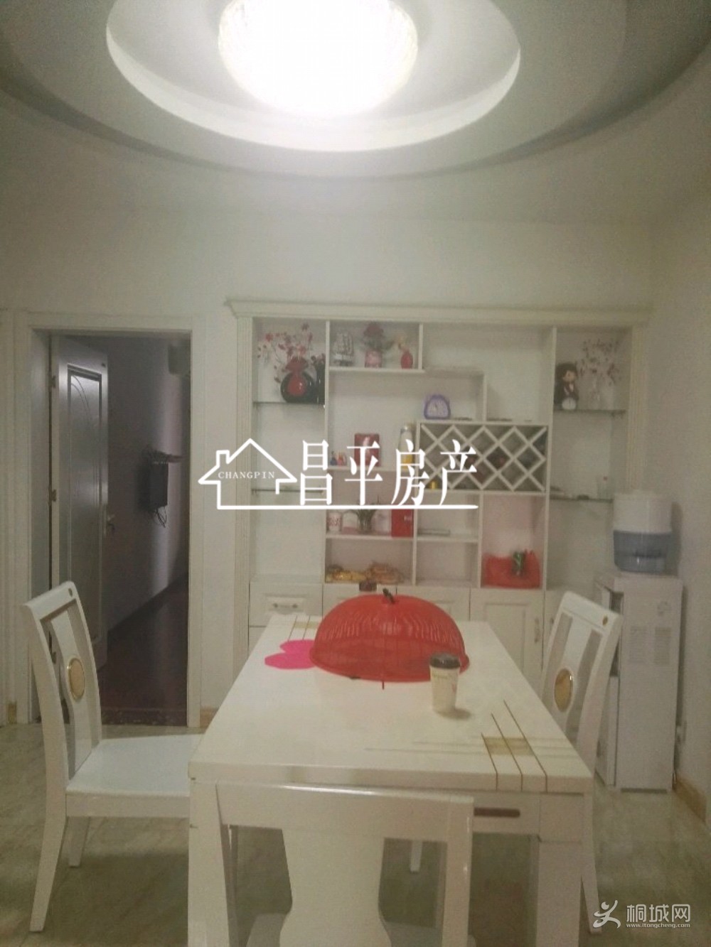 ZyjCHlzBGGuAE_k5AAFFvUZamc4860.jpg