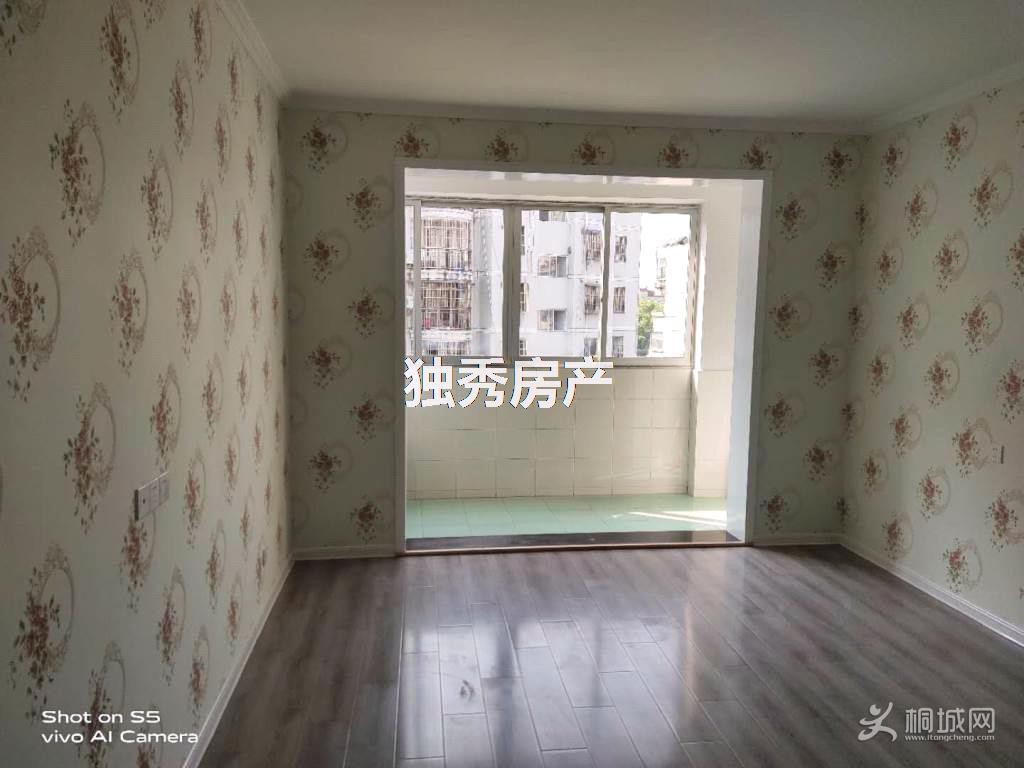 ZyjCIl6WnaiAP0-5AAD5j1aQQ_Y950.jpg
