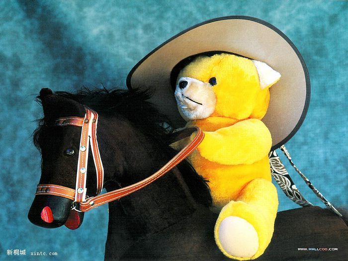 04-Teddies_April.jpg