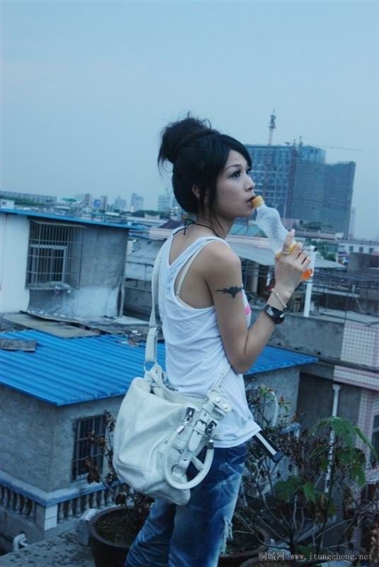 ��ϲ�����Ĵ�硣������ȥ����ʱ��ʶ�ģ���û�����һ���֪��Ҫ��ô�������ϡ�����ȫ��͵�ˣ���ôô