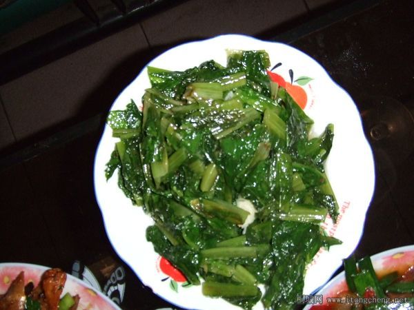 素炒莴笋叶（很开味，很喜欢）