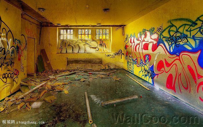 Wallcoo_com_Urban_Ruins_and_Abandoned_buildings_d38d32e25.jpg